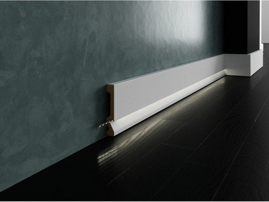 LED-Sockelleiste Vigo – 10 × 1,6 cm, 244 cm